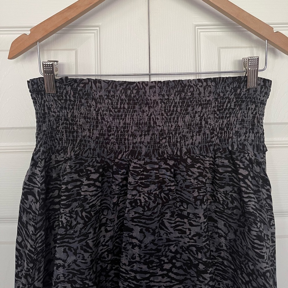 {Rails} Addison Mini Skirt in Charcoal Abstract Animal Print - Size Medium - Picture 4 of 12